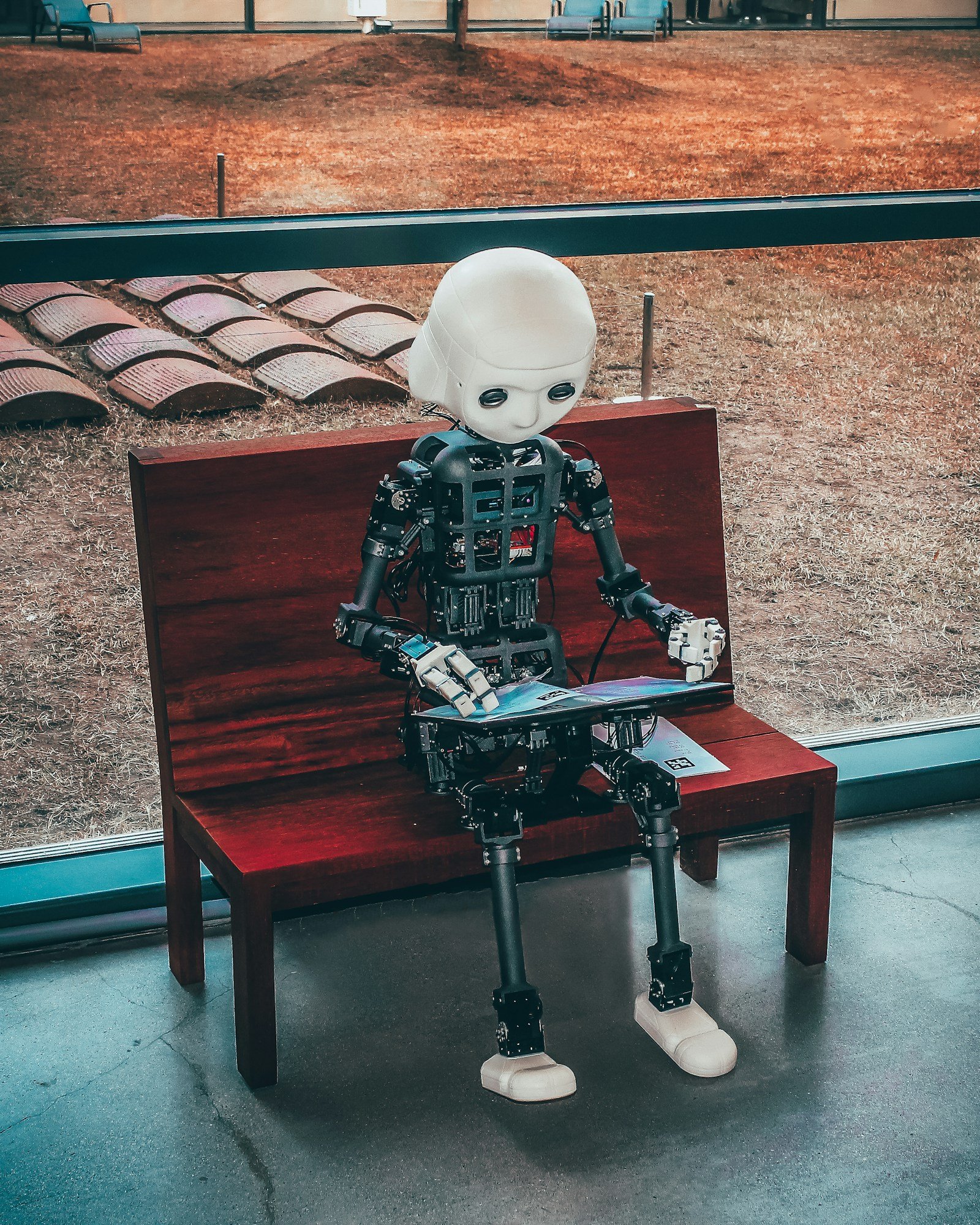 ai-bot-with-laptop